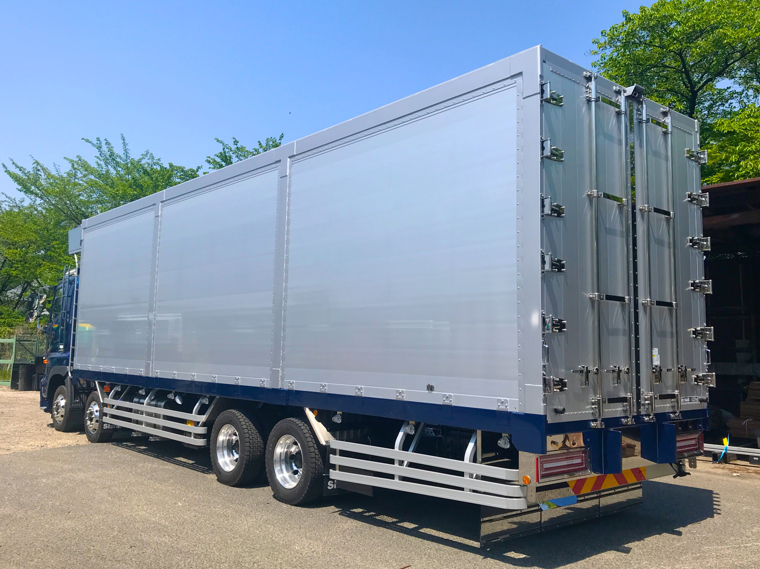 トラックボデー製造・二次架装 | 名古屋ボデー株式会社｜トラック 